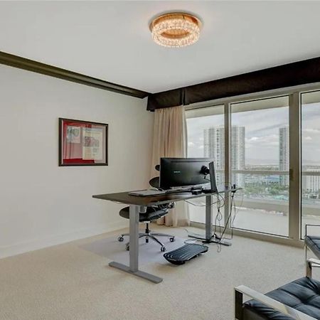 Stunning Four Bedroom Fully Professionally Remodeled Apartment Las Vegas Eksteriør bilde