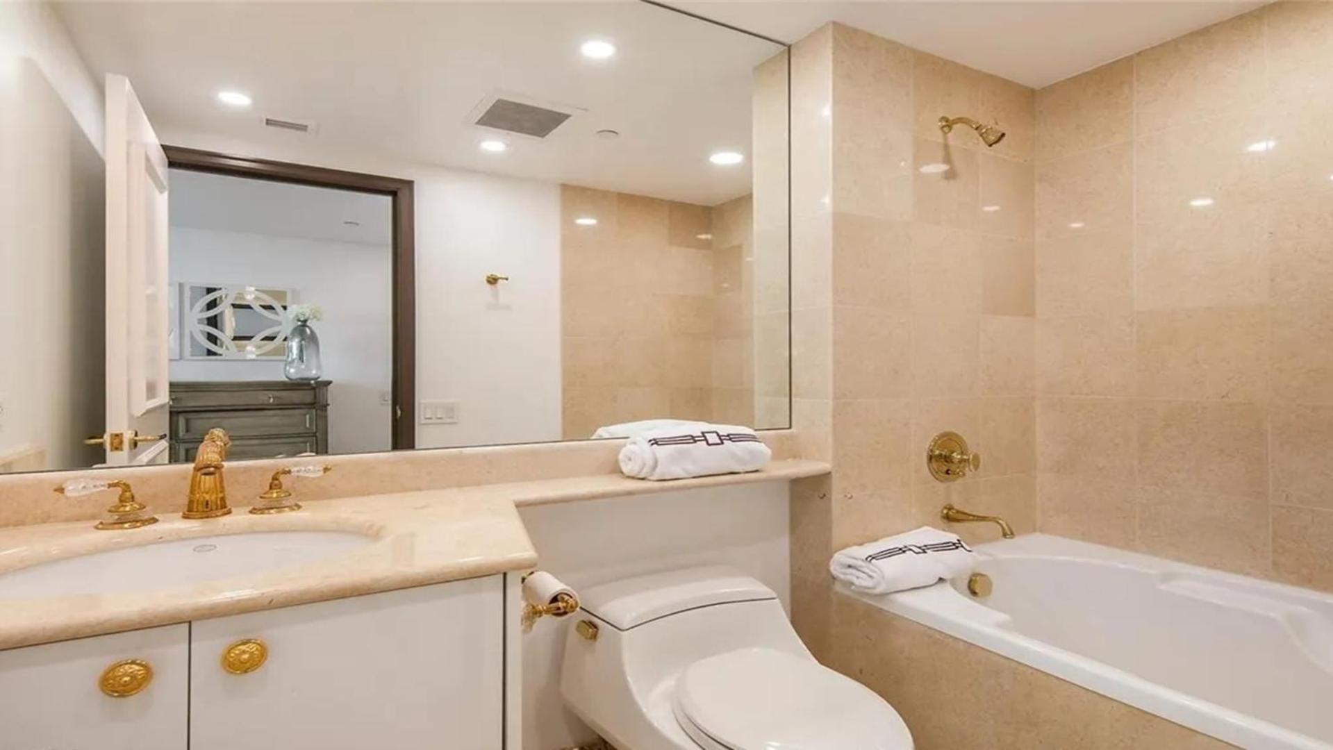 Stunning Four Bedroom Fully Professionally Remodeled Apartment Las Vegas Eksteriør bilde